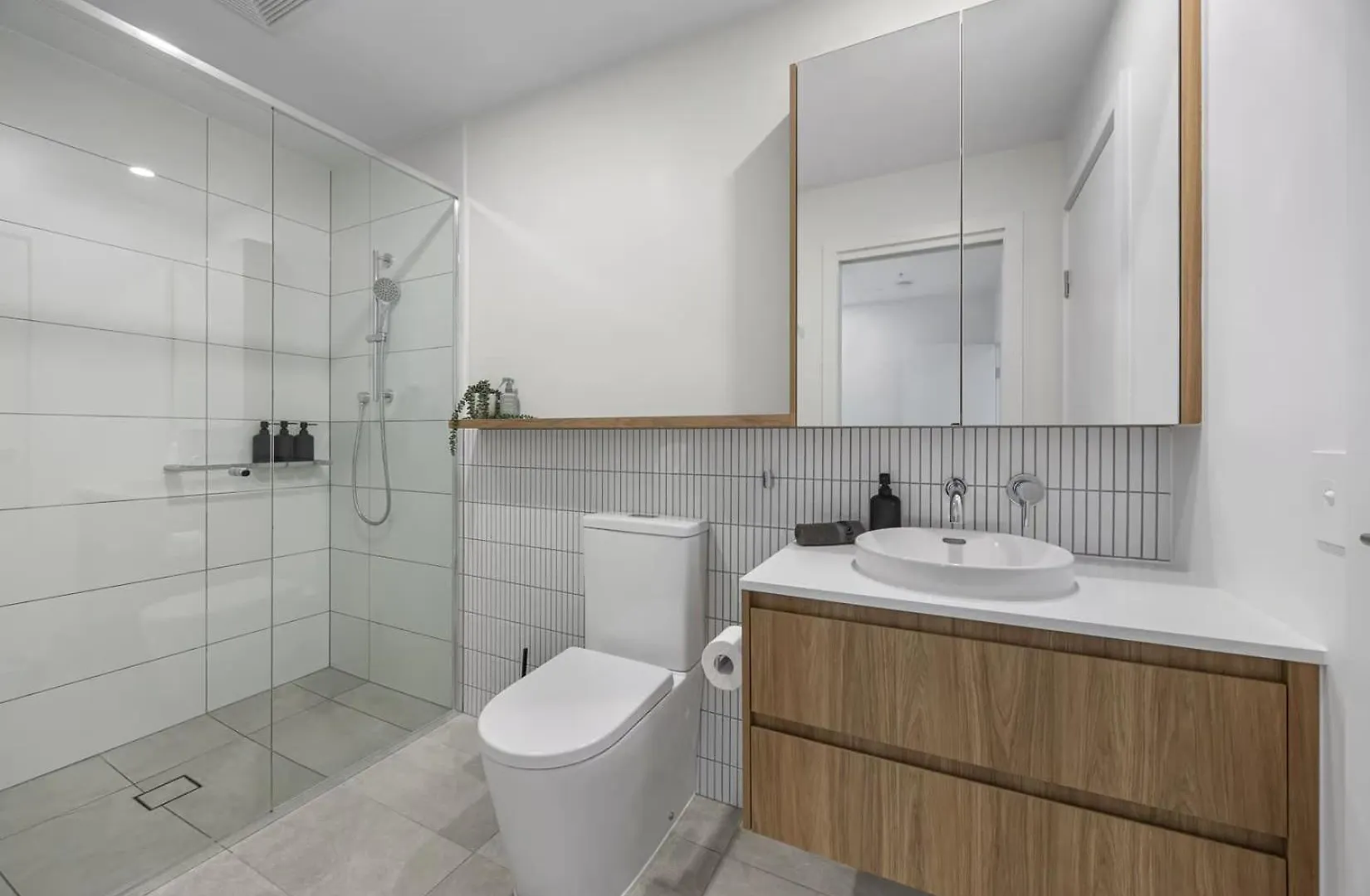 Rivello Apartments - Free Secure Car Parking Brisbane